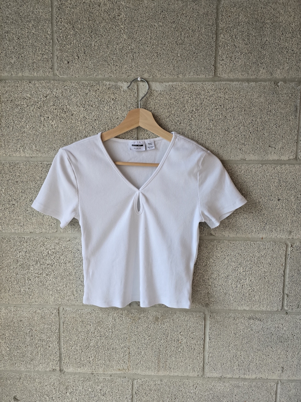 Noisy May White V-Neck Short Sleeve Tee with Keyhole